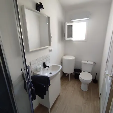 Paisible Maisonnette A Entraigues Sur La Sorgue Exterior photo