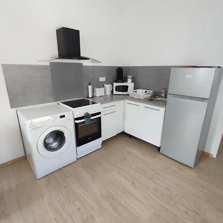 Paisible Maisonnette A Entraigues Sur La Sorgue Exterior photo